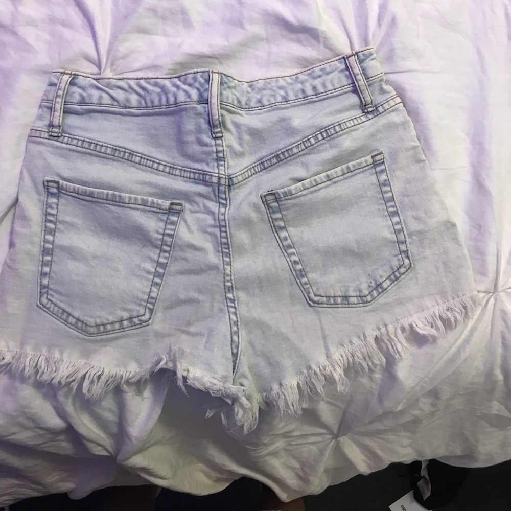 Shorts - Picture 2 of 3